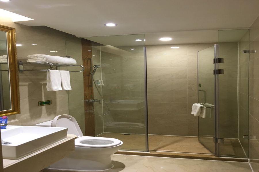 Vienna International Hotel Shenzhen Qianhai Exterior photo
